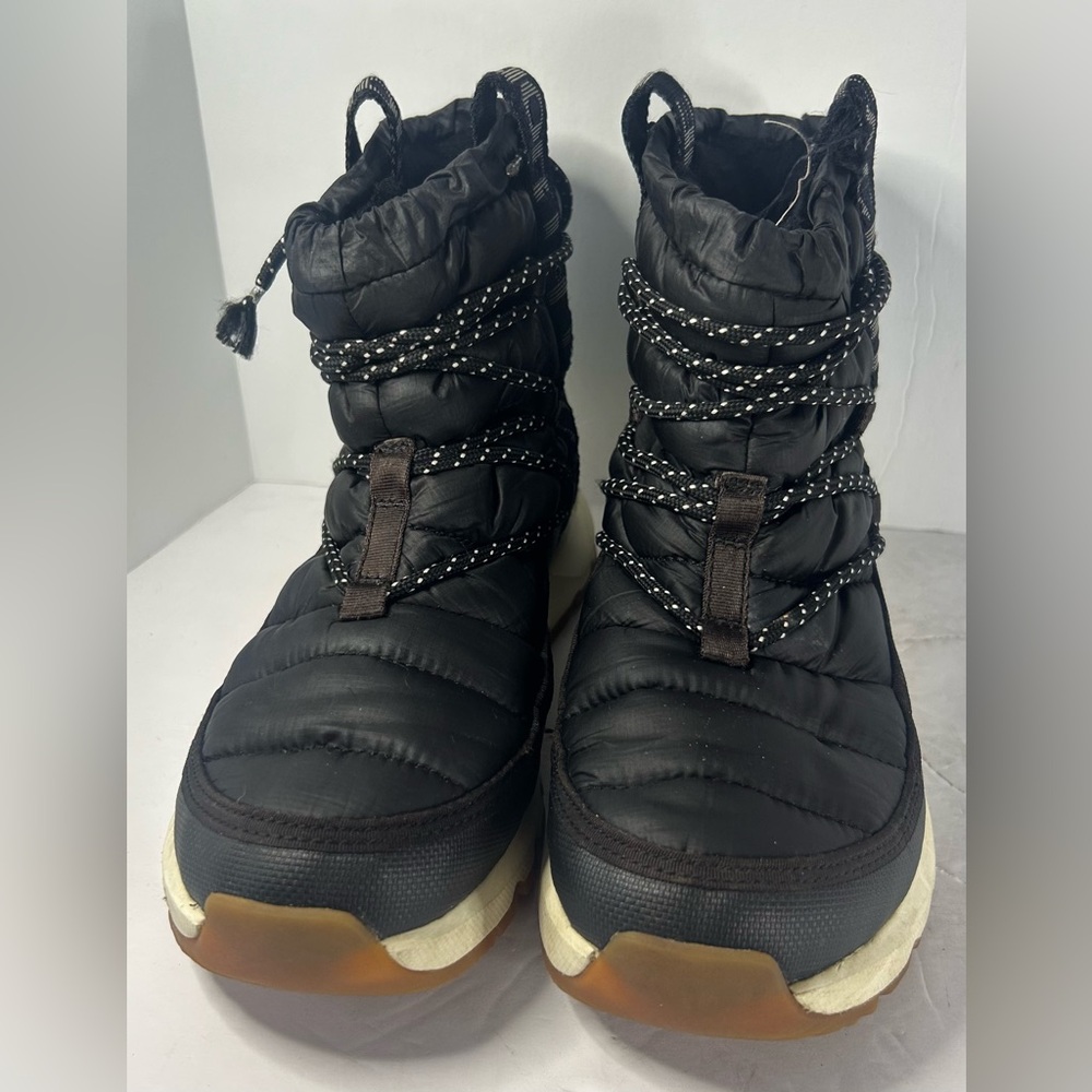 The North Face Thermoball Puffer Boots Womens  7 Excellent Condition Black - Picture 2 of 8